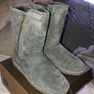 gray boots!!!